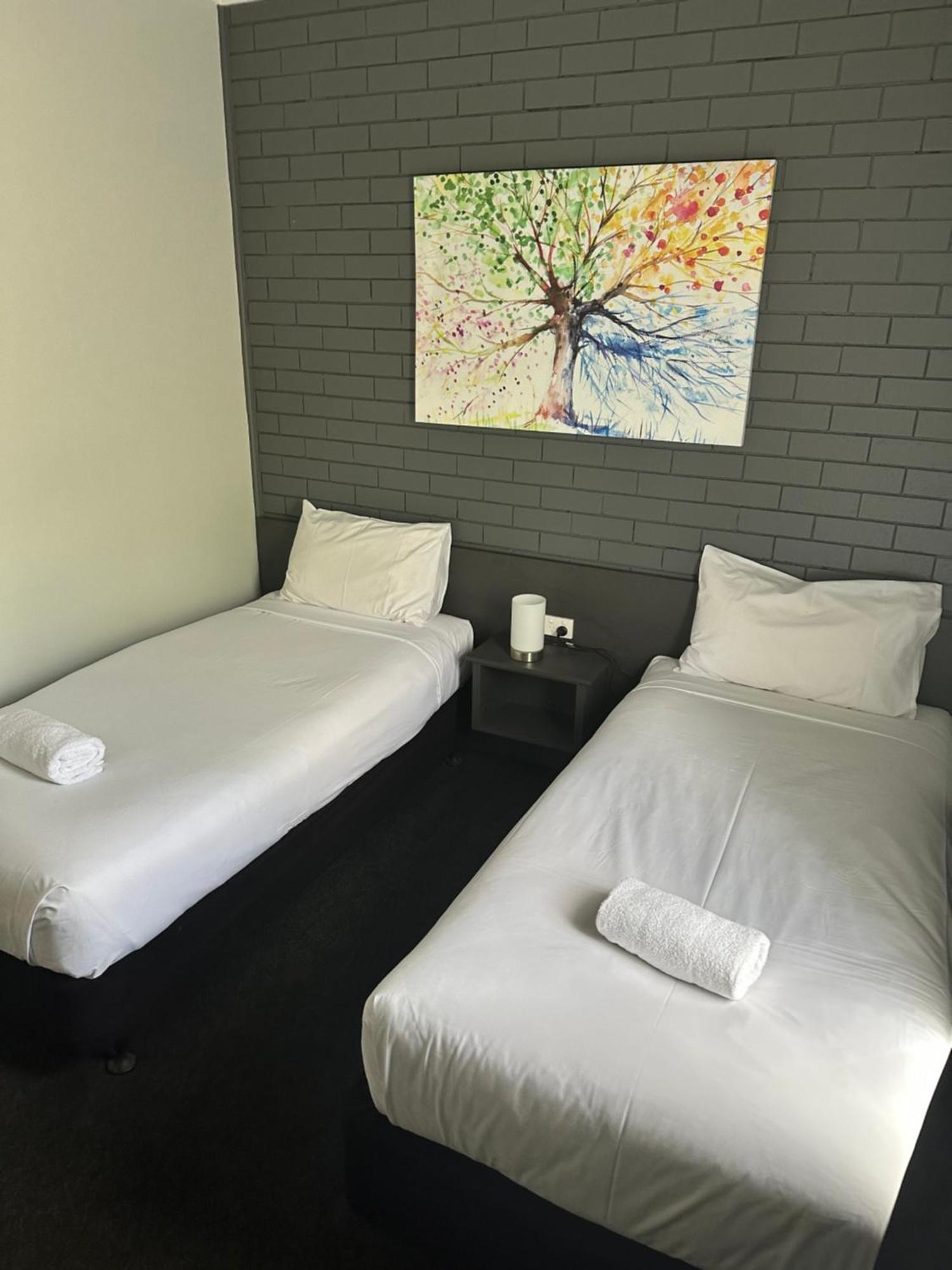 Blue Violet Motor Inn Toowoomba Exteriör bild