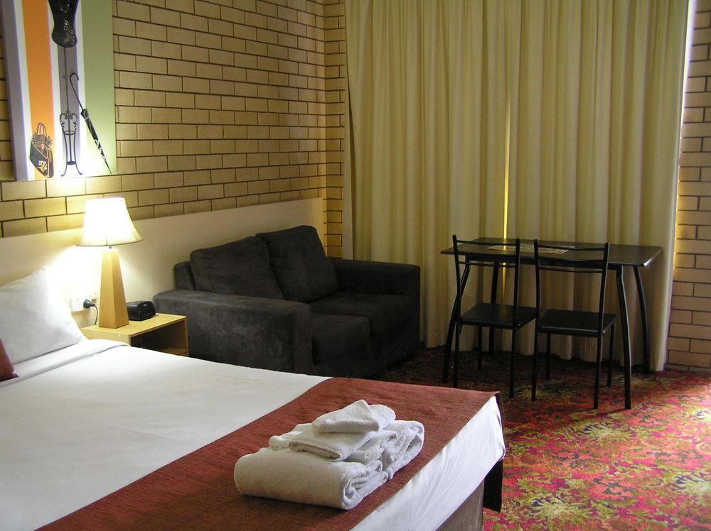 Blue Violet Motor Inn Toowoomba Exteriör bild