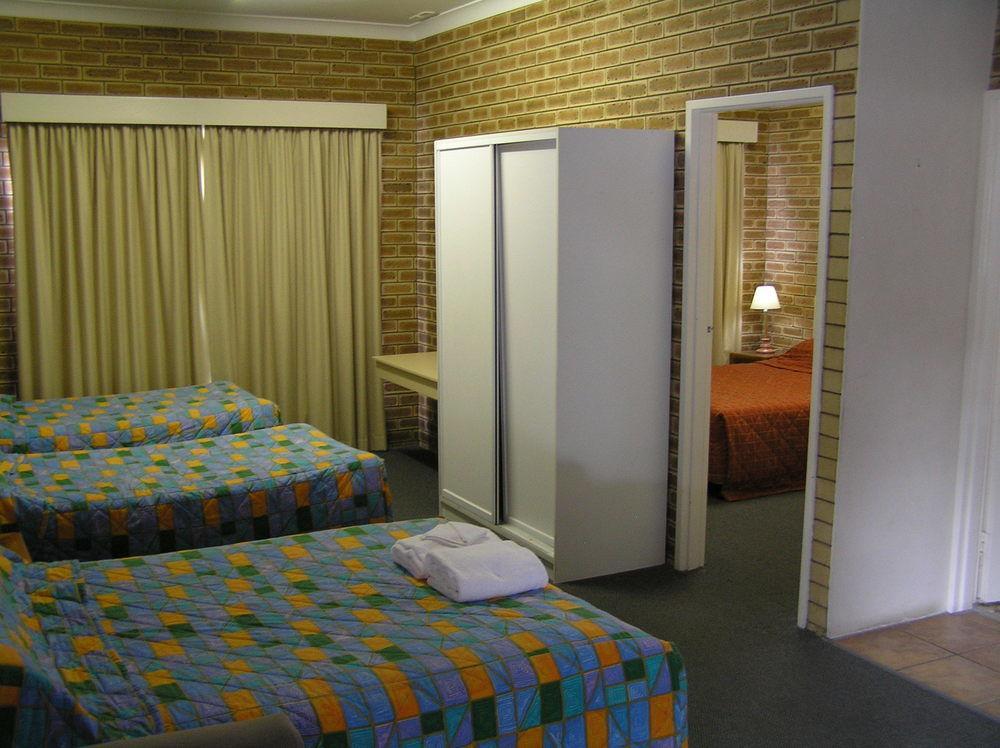 Blue Violet Motor Inn Toowoomba Exteriör bild