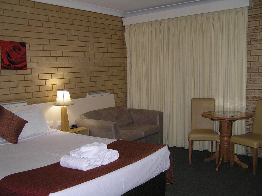 Blue Violet Motor Inn Toowoomba Exteriör bild