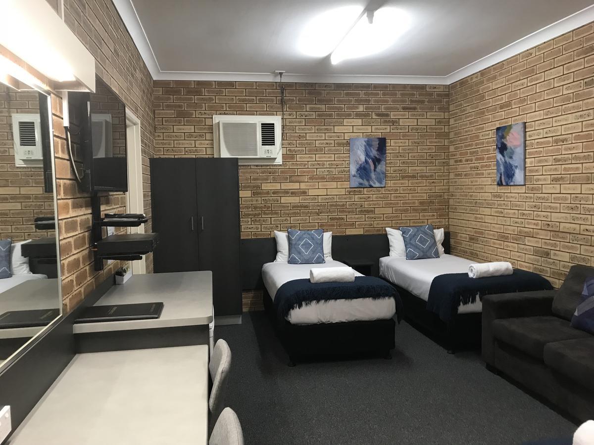 Blue Violet Motor Inn Toowoomba Exteriör bild