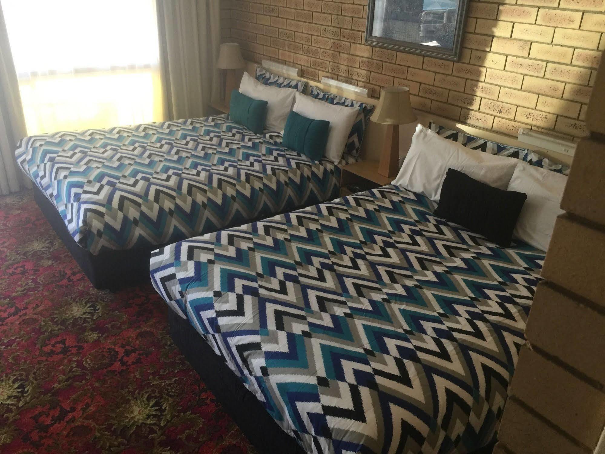 Blue Violet Motor Inn Toowoomba Exteriör bild