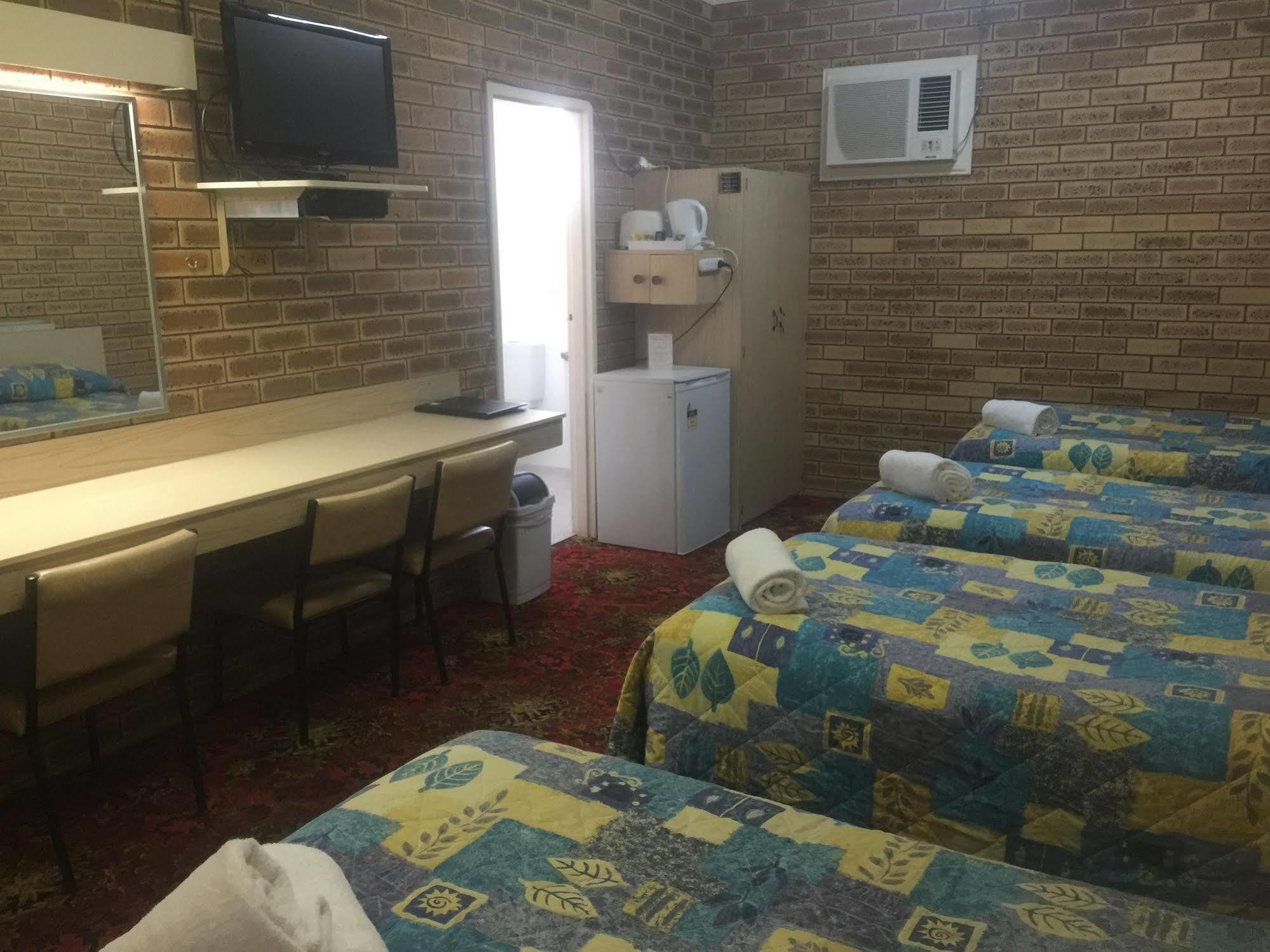 Blue Violet Motor Inn Toowoomba Exteriör bild